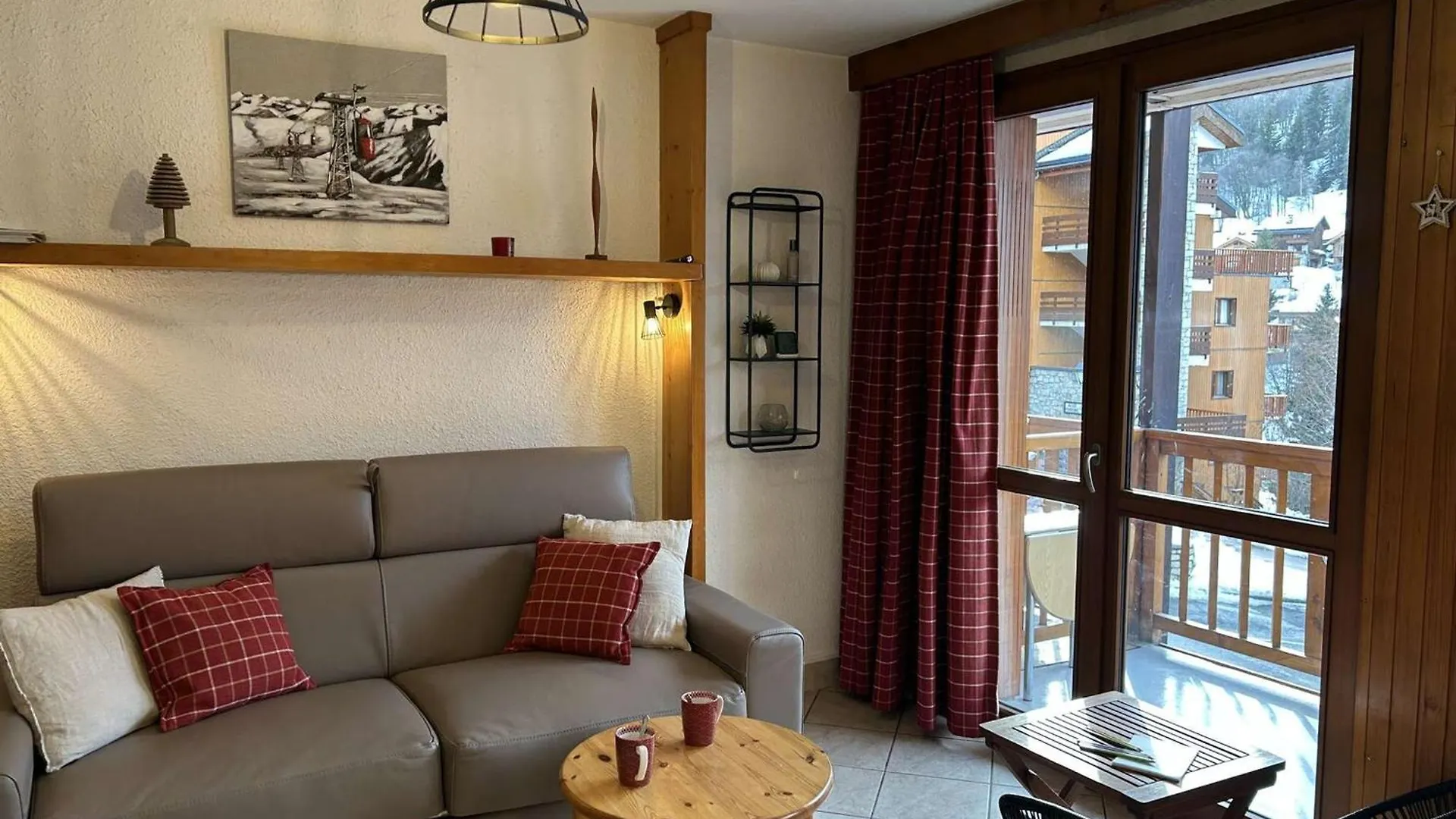 Studio Chaleureux Et Spacieux Pour 2 A Meribel, Proche Des Pistes - Fr-1-180-653 Les Allues 0*,  Francja